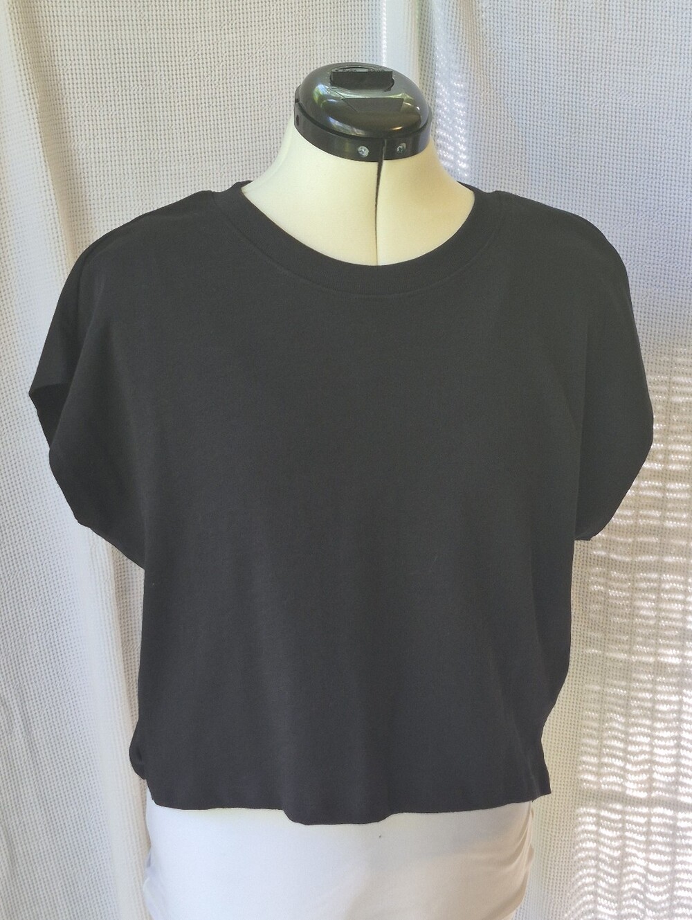 NWT Elie Tahari Black Cropped Boxy Tee - Minimal Crew Neck